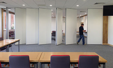 جلوی درب های پارتیشن متحرک متحرک چوبی برای اتاق های اداری / اتاق کنفرانس
