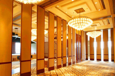 مقاومت در برابر سایش دیواره های پارتیشن تاشو چوبی برای اتاق کنفرانس 7 متر ارتفاع