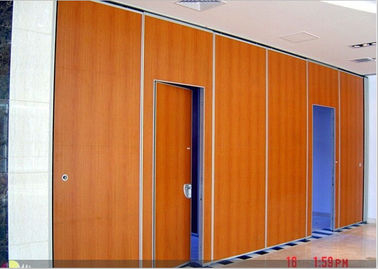 4 متری ارتفاع دفتر زبانه صوتی متحرک کشویی دیوار پارتیشن انعطاف پذیر برای اتاق کنفرانس