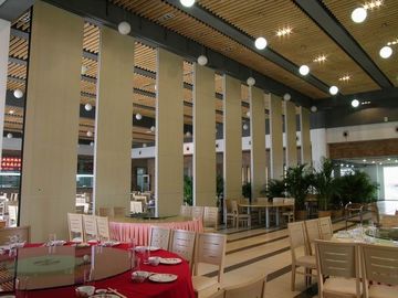 دیوارهای پارتیشن متحرک متحرک برای رستوران 85mm ضخامت 6 متر ارتفاع