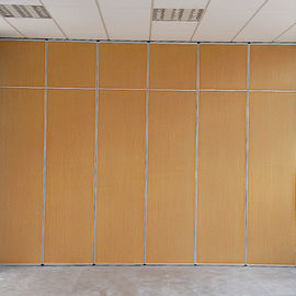 اتاق جلسه تاشو پارتیشن با عبور از طریق دسترسی به درب