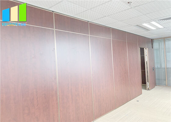 دیوارهای پارتیشن آکوستیک چوبی طبقه تا سقف اتاق جلسات