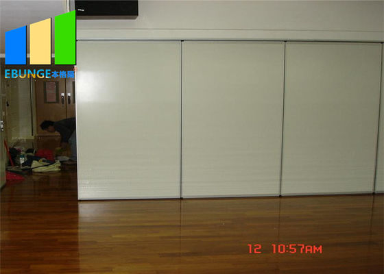 دیوارهای پارتیشن آکوستیک چوبی درب تاشو ورقه ورقه سفید مالزی