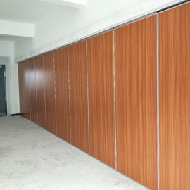 سقف دیواری پارتیشن آکوستیک آلومینیومی ام دی اف آنودایز کننده رنگ سفارشی ایستاده آزاد نصب شده است