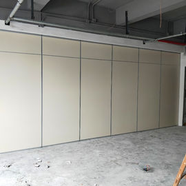 دیوارهای پارتیشن تاشو متحرک چوبی 65mm سطح ملایمین ضخامت