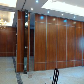 دفتر متحرک پروفایل های چوبی آلومینیوم کشویی پارتیشن دیوار برای سالن های رقص