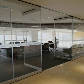 پارتیشن های مبلمان اداری شیشه ای Frameless دیوارهای قابل اجرا برای اتاق کنفرانس
