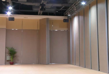 دیوارهای پارتیشن کشویی قابل اجرا ضد صدا با پوشش سخت MDF پارچه برای سالن های بدنسازی