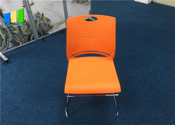 صندلی های بازدید کننده دفتر پلی پروپیلن پلاستیک صندلی های آموزشی انباشته سفارشی