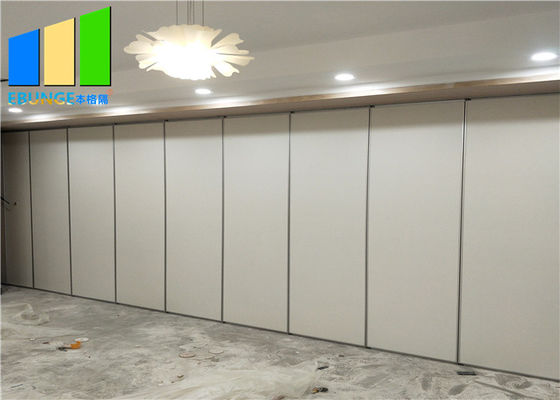 سطح فرآوری پارچه های ضد آتش دیوارهای تقسیم بندی تاشو راه حل های صرفه جویی در فضا برای مناطق چند منظوره